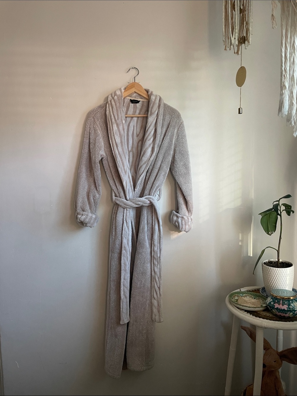 •| Natori fleece robe